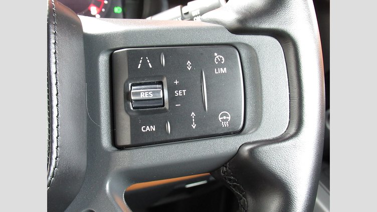 2022 認定中古車 Land Rover Defender 110 サントリーニブラック D300 AWD（AT） X