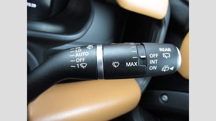2022 認定中古車 Land Rover Defender 110 サントリーニブラック D300 AWD（AT） X