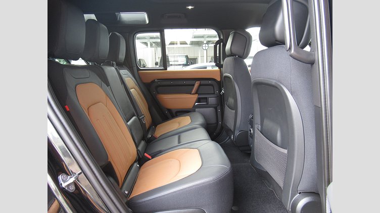 2022 認定中古車 Land Rover Defender 110 サントリーニブラック D300 AWD（AT） X