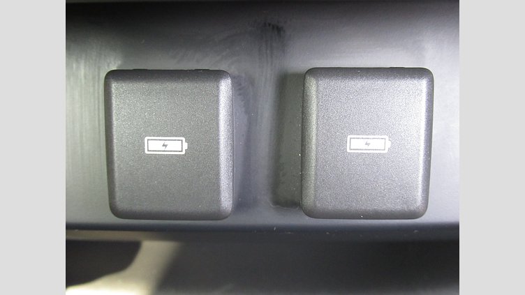 2022 認定中古車 Land Rover Defender 110 サントリーニブラック D300 AWD（AT） X