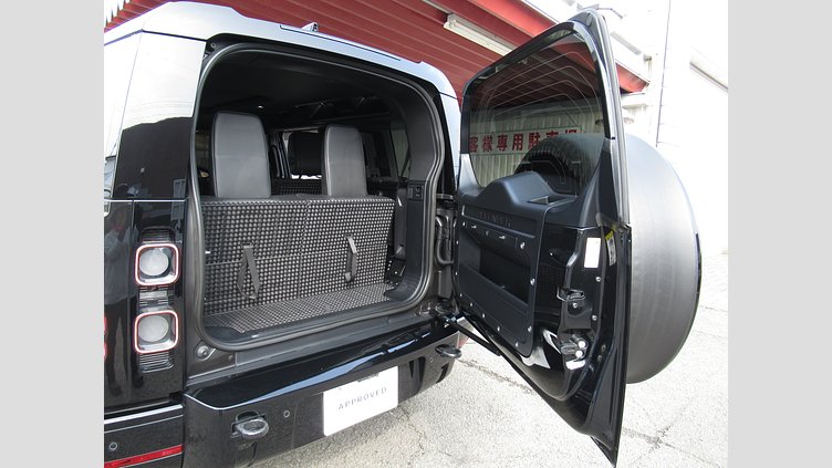 2022 認定中古車 Land Rover Defender 110 サントリーニブラック D300 AWD（AT） X