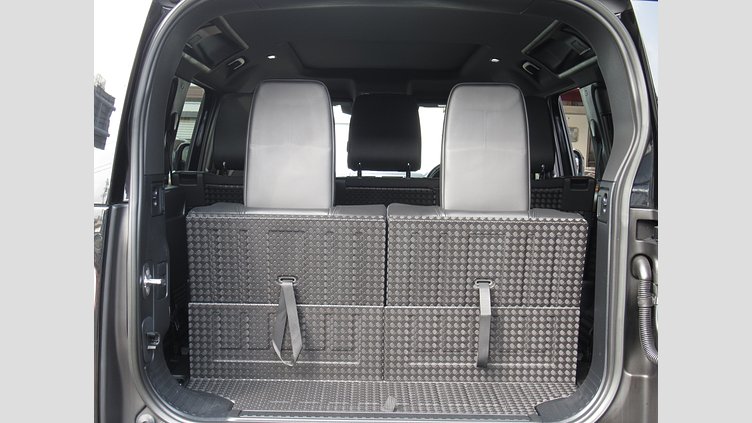2022 認定中古車 Land Rover Defender 110 サントリーニブラック D300 AWD（AT） X
