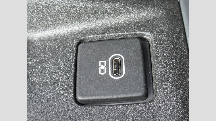 2022 認定中古車 Land Rover Defender 110 サントリーニブラック D300 AWD（AT） X