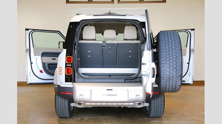 2021 認定中古車 Land Rover Defender 90 ハクバシルバー P300 AWD（AT） SE