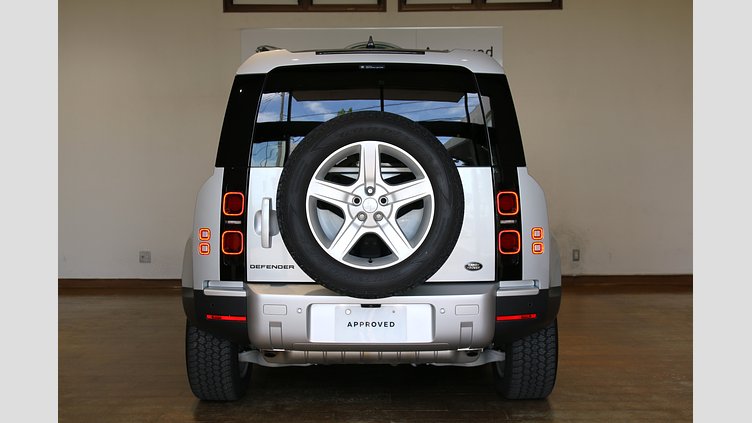 2021 認定中古車 Land Rover Defender 90 ハクバシルバー P300 AWD（AT） SE