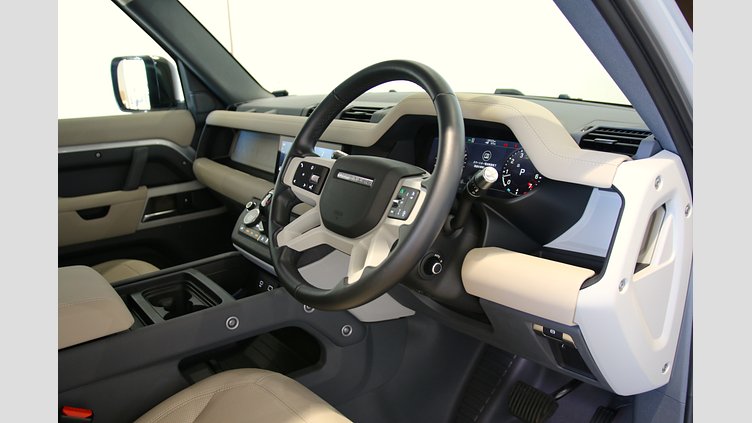 2021 認定中古車 Land Rover Defender 90 ハクバシルバー P300 AWD（AT） SE