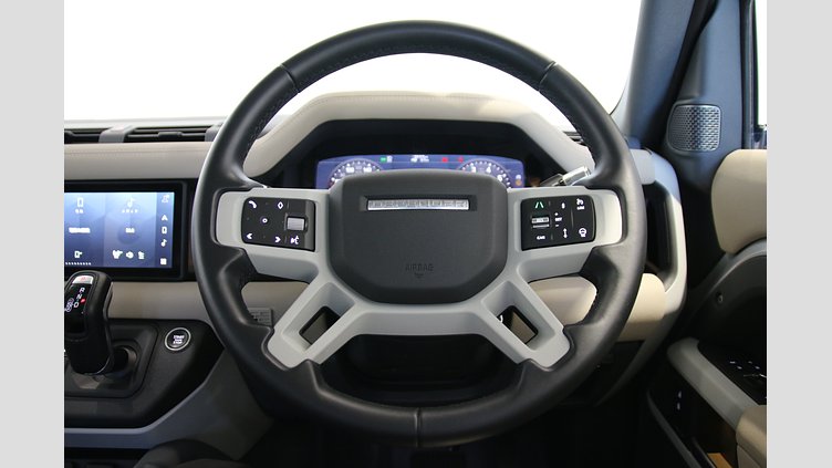 2021 認定中古車 Land Rover Defender 90 ハクバシルバー P300 AWD（AT） SE