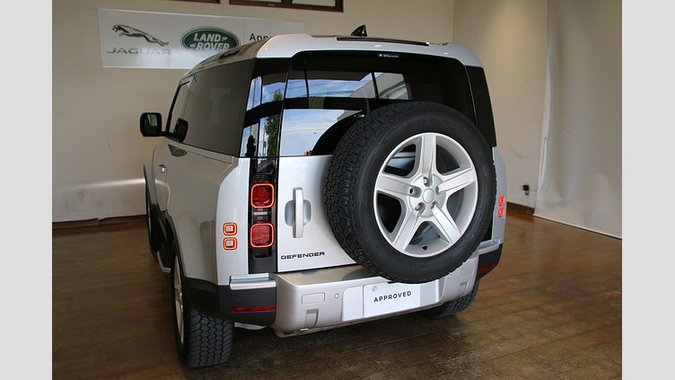 2021 認定中古車 Land Rover Defender 90 ハクバシルバー P300 AWD（AT） SE