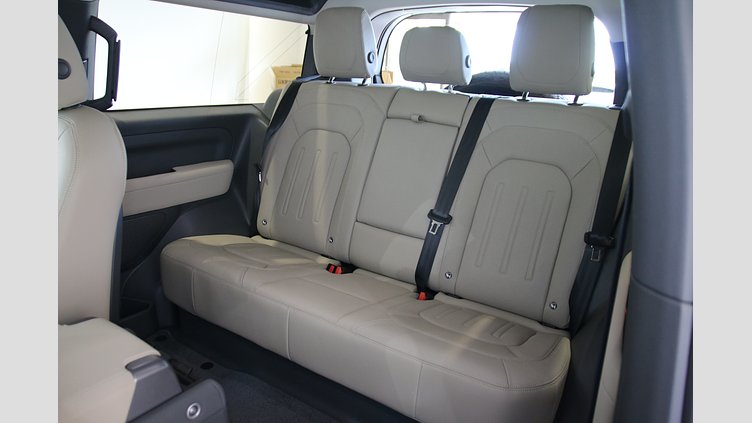 2021 認定中古車 Land Rover Defender 90 ハクバシルバー P300 AWD（AT） SE