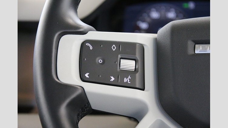2021 認定中古車 Land Rover Defender 90 ハクバシルバー P300 AWD（AT） SE