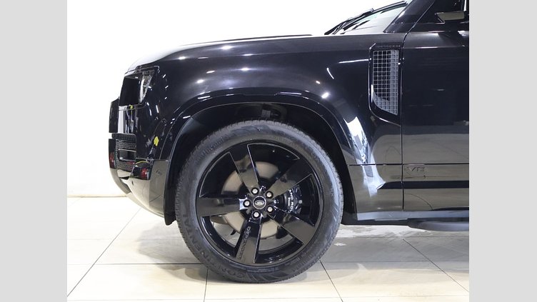 2024 認定中古車 Land Rover Defender 110 サントリーニブラック P525 AWD (AT) V8