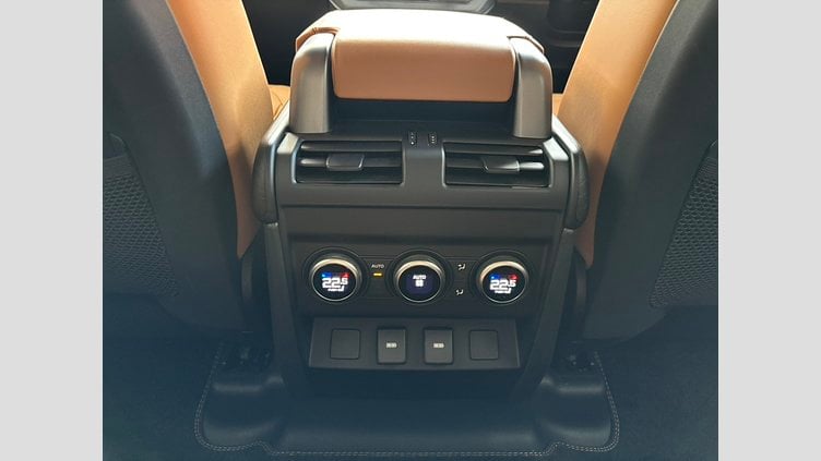 2023 認定中古車 Land Rover Defender 110 カルパチアングレイ P525 AWD (AT) V8 CARPATHIAN EDITION