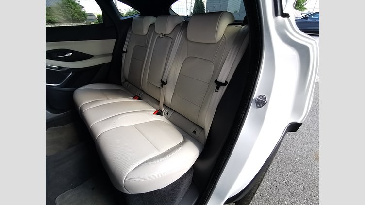 2018 認定中古車 Jaguar E-Pace ユーロン ホワイト P250 オートマチック全輪駆動 R-DYNAMIC HSE