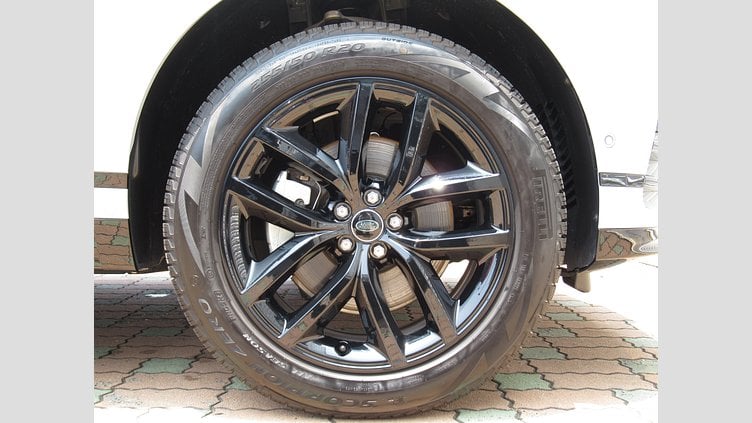 2024 認定中古車 Land Rover Range Rover Velar アロイオスグレイ D200マイルドハイブリッド（ディーゼル） スタンダードホイールベース Dynamic SE