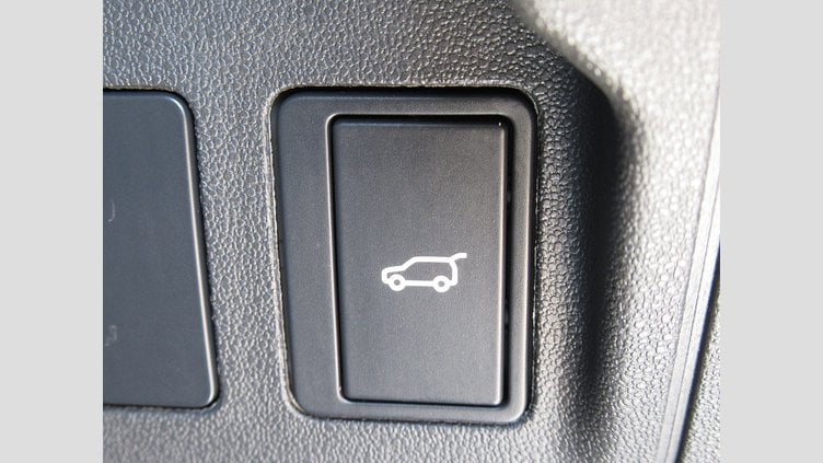 2024 認定中古車 Land Rover Range Rover Velar アロイオスグレイ D200マイルドハイブリッド（ディーゼル） スタンダードホイールベース Dynamic SE
