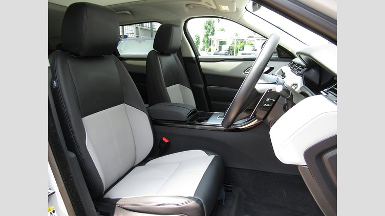 2024 認定中古車 Land Rover Range Rover Velar アロイオスグレイ D200マイルドハイブリッド（ディーゼル） スタンダードホイールベース Dynamic SE