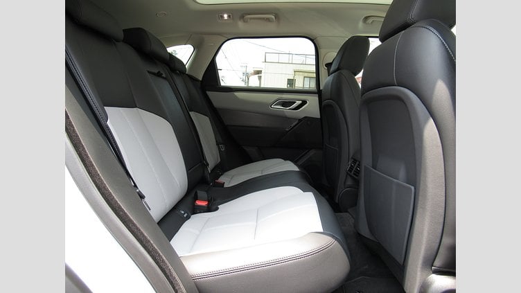 2024 認定中古車 Land Rover Range Rover Velar アロイオスグレイ D200マイルドハイブリッド（ディーゼル） スタンダードホイールベース Dynamic SE