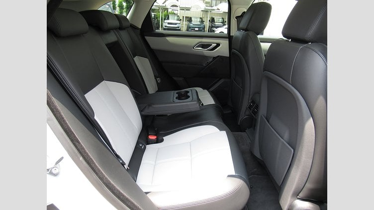 2024 認定中古車 Land Rover Range Rover Velar アロイオスグレイ D200マイルドハイブリッド（ディーゼル） スタンダードホイールベース Dynamic SE