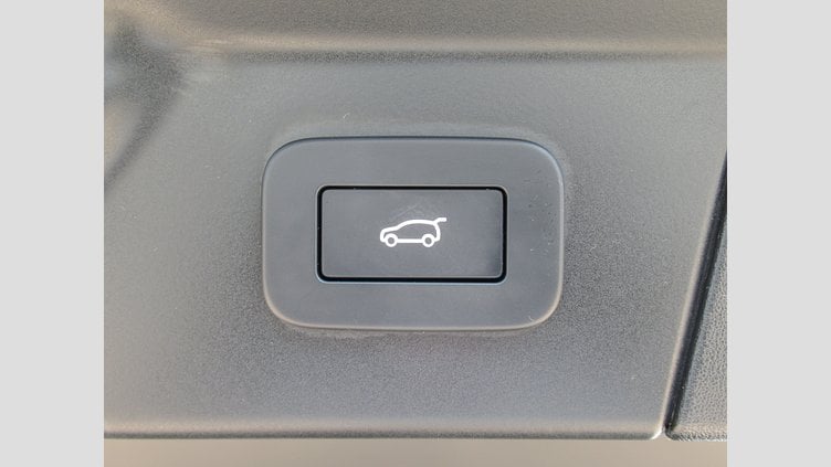 2024 認定中古車 Land Rover Range Rover Velar アロイオスグレイ D200マイルドハイブリッド（ディーゼル） スタンダードホイールベース Dynamic SE