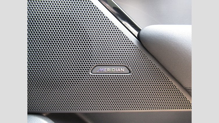 2024 認定中古車 Land Rover Range Rover Velar アロイオスグレイ D200マイルドハイブリッド（ディーゼル） スタンダードホイールベース Dynamic SE