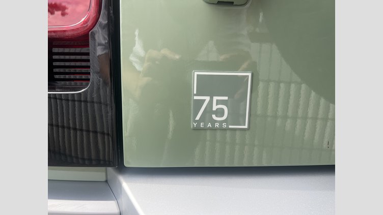 2023 認定中古車 Land Rover Defender 110 グラスミアグリーン D300 AWD（AT） 75TH LIMITED EDITION