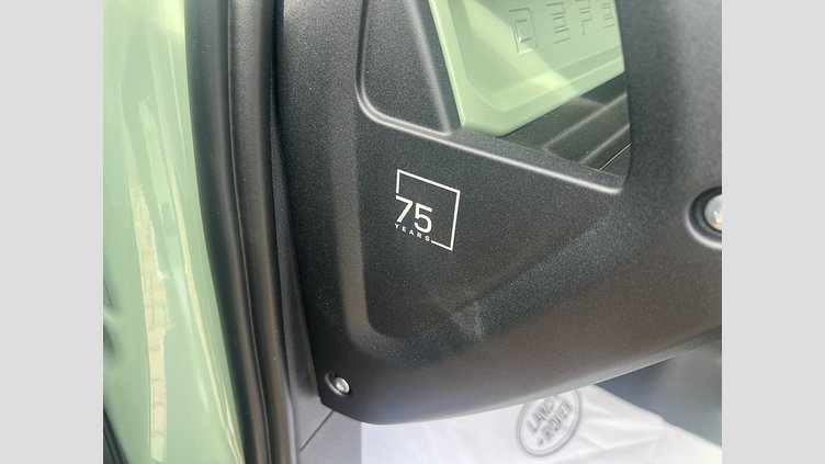 2023 認定中古車 Land Rover Defender 110 グラスミアグリーン D300 AWD（AT） 75TH LIMITED EDITION