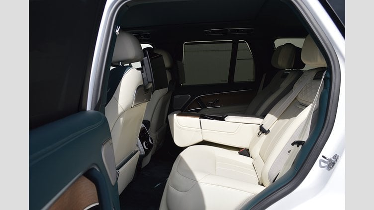 2024 認定中古車 Land Rover Range Rover アイシーホワイト - サテンフィニッシュ P550 AWD PHEV（AT） スタンダードホイールベース SV