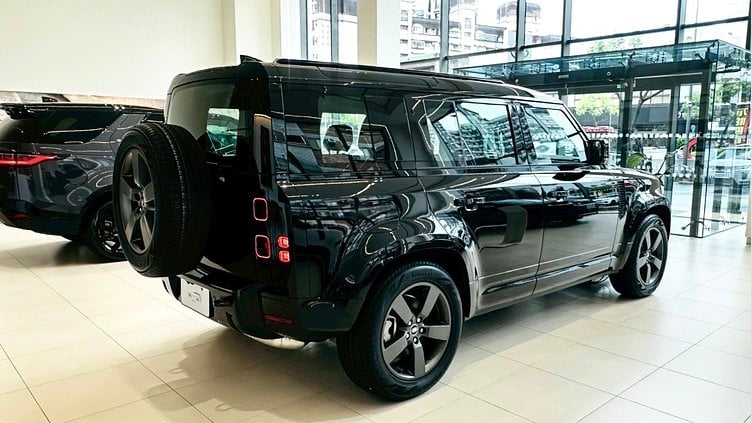 2025 新車 Land Rover Defender 110 Santorini Black D300 X-Dynamic HSE
