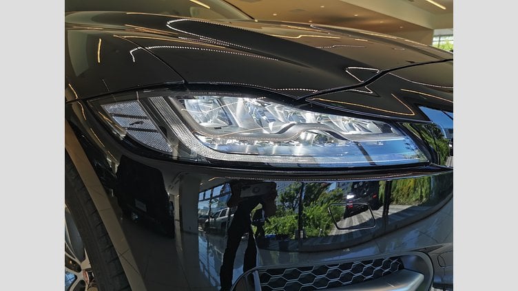 2019 認定中古車 Jaguar F-Pace Narvik Black 2.0 litre i4D Diesel Rスポーツ