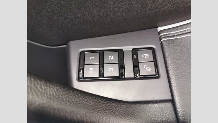 2019 認定中古車 Jaguar F-Pace Narvik Black 2.0 litre i4D Diesel Rスポーツ