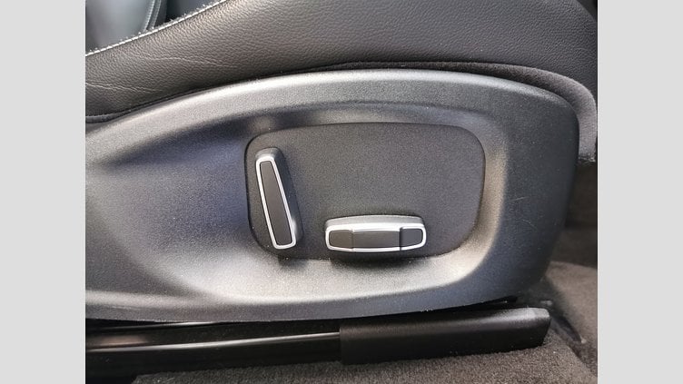 2019 認定中古車 Jaguar F-Pace Narvik Black 2.0 litre i4D Diesel Rスポーツ