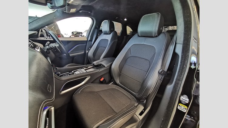 2019 認定中古車 Jaguar F-Pace Narvik Black 2.0 litre i4D Diesel Rスポーツ