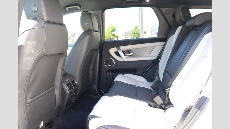 2024 認定中古車 Land Rover Discovery Sport オストゥーニパールホワイト P250（ガソリン） 標準ホイール DYNAMIC SE