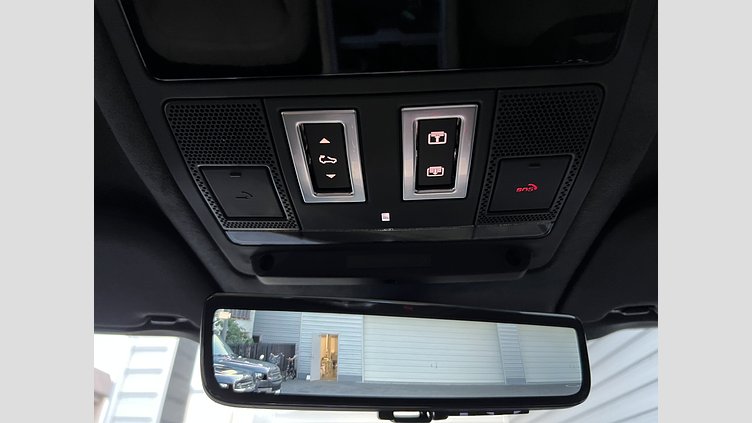 2024 認定中古車 Land Rover Defender 110 カルパチアングレイ P525 ガソリン V8