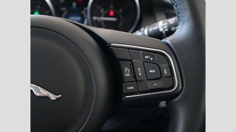 2019 認定中古車 Jaguar E-Pace ボラスコグレー D180 オートマチック全輪駆動 S
