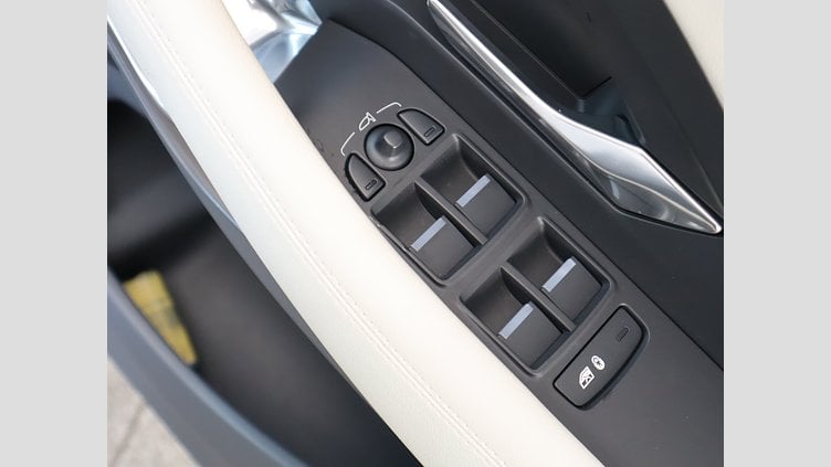 2019 認定中古車 Jaguar E-Pace ボラスコグレー D180 オートマチック全輪駆動 S