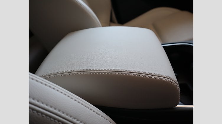 2019 認定中古車 Jaguar E-Pace ボラスコグレー D180 オートマチック全輪駆動 S