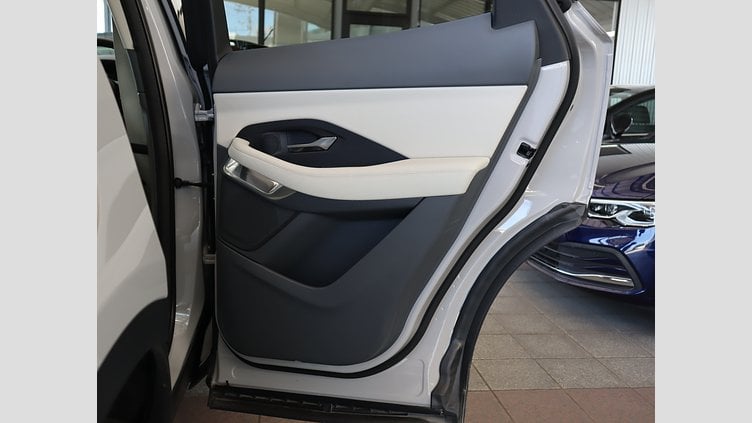 2019 認定中古車 Jaguar E-Pace ボラスコグレー D180 オートマチック全輪駆動 S