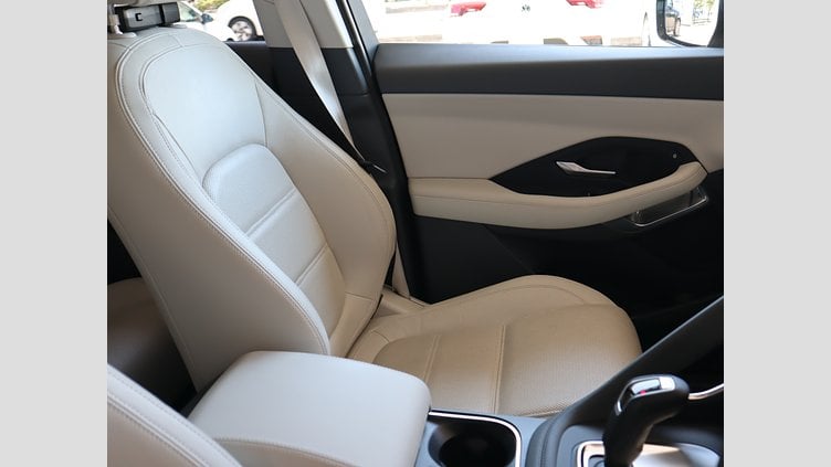 2019 認定中古車 Jaguar E-Pace ボラスコグレー D180 オートマチック全輪駆動 S