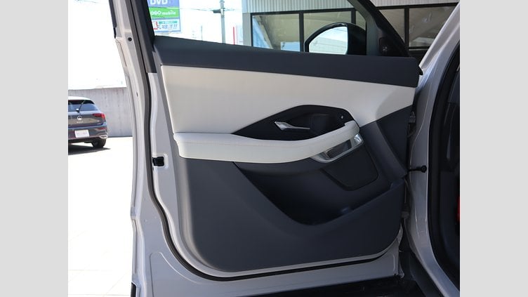 2019 認定中古車 Jaguar E-Pace ボラスコグレー D180 オートマチック全輪駆動 S