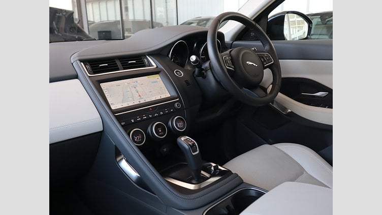 2019 認定中古車 Jaguar E-Pace ボラスコグレー D180 オートマチック全輪駆動 S