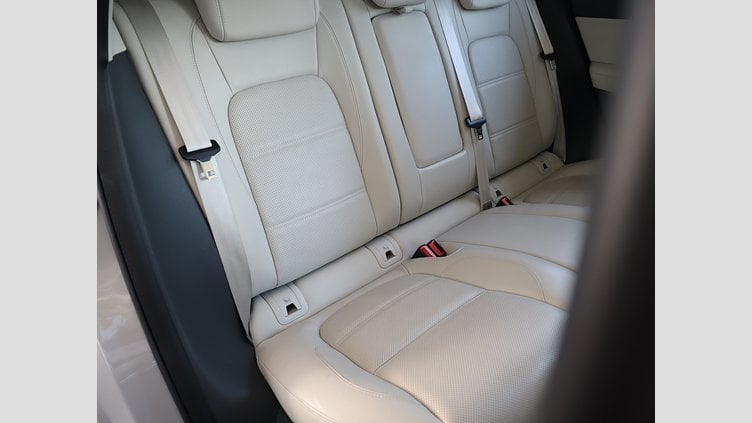 2019 認定中古車 Jaguar E-Pace ボラスコグレー D180 オートマチック全輪駆動 S