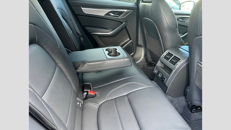 2023 認定中古車 Jaguar F-Pace アイガーグレイ P250 AWD（オートマチック） R-DYNAMIC SE