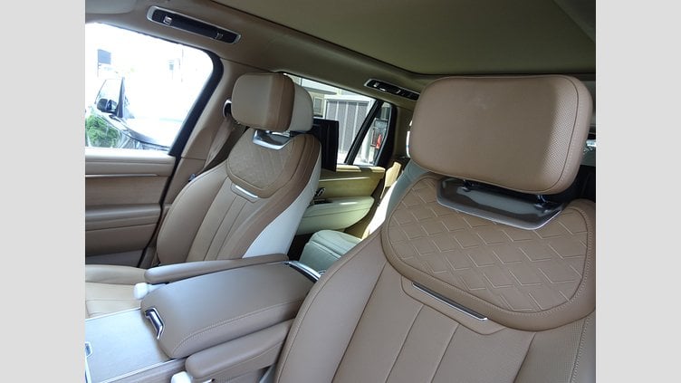 2023 認定中古車 Land Rover Range Rover アイシーホワイト - グロスフィニッシュ P530 AWD（AT） ロングホイールベース SV