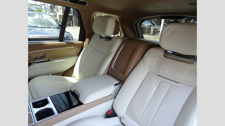2023 認定中古車 Land Rover Range Rover アイシーホワイト - グロスフィニッシュ P530 AWD（AT） ロングホイールベース SV