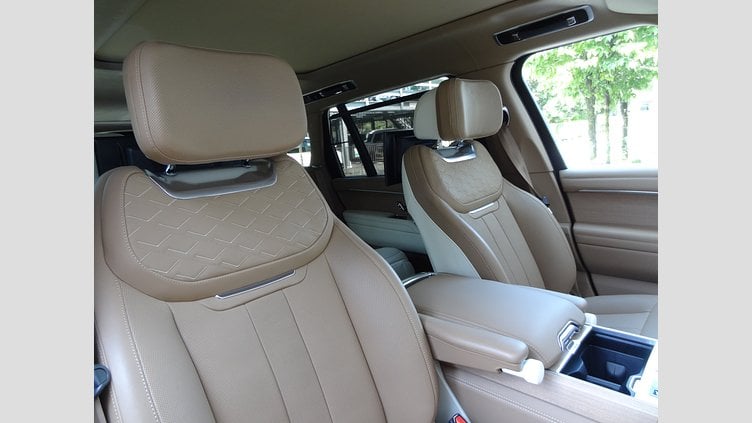 2023 認定中古車 Land Rover Range Rover アイシーホワイト - グロスフィニッシュ P530 AWD（AT） ロングホイールベース SV