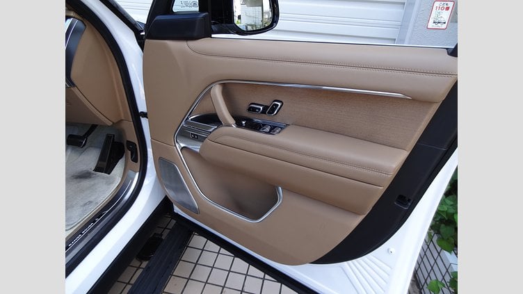 2023 認定中古車 Land Rover Range Rover アイシーホワイト - グロスフィニッシュ P530 AWD（AT） ロングホイールベース SV