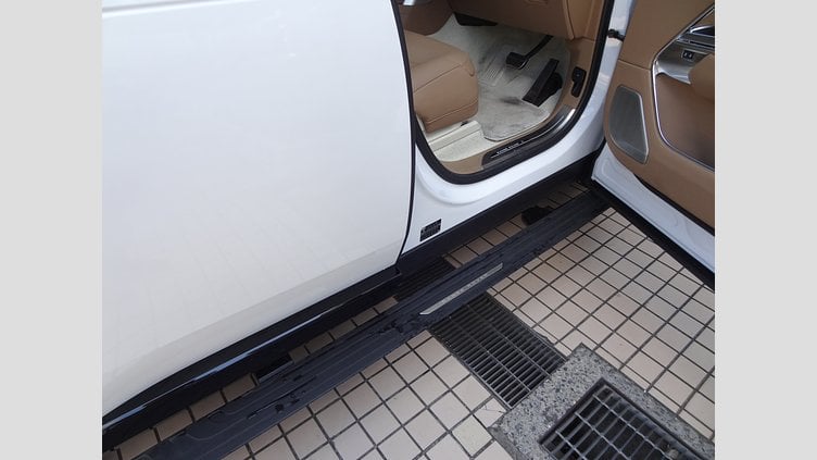 2023 認定中古車 Land Rover Range Rover アイシーホワイト - グロスフィニッシュ P530 AWD（AT） ロングホイールベース SV