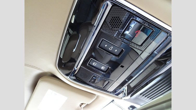 2023 認定中古車 Land Rover Range Rover アイシーホワイト - グロスフィニッシュ P530 AWD（AT） ロングホイールベース SV