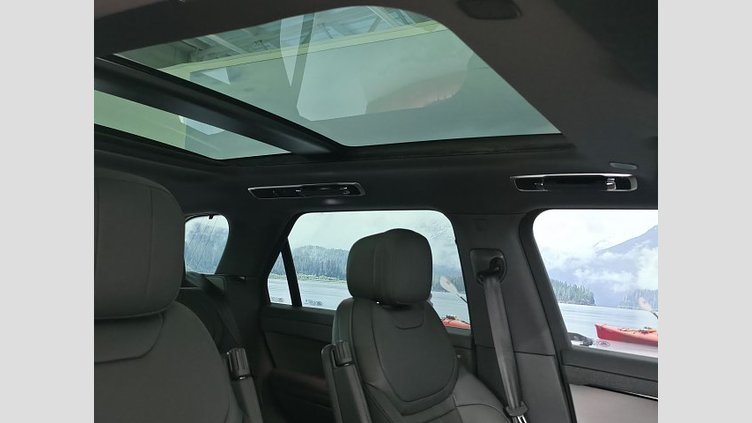 2024 Approved Land Rover Range Rover Velar Fuji White The 2023 Land Rover Range Rover Velar 3.0D Dynamic HSE (D300) is a luxurious SUV with a 3.0-liter diesel engine producing 300 horsepower.   Rover Range Rover Velar  3.0D Dynamic HSE (D300)